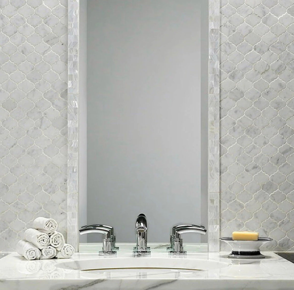 Carrara Arabesque Polished Marble Mosaic Tile Polished 75x75x10mm